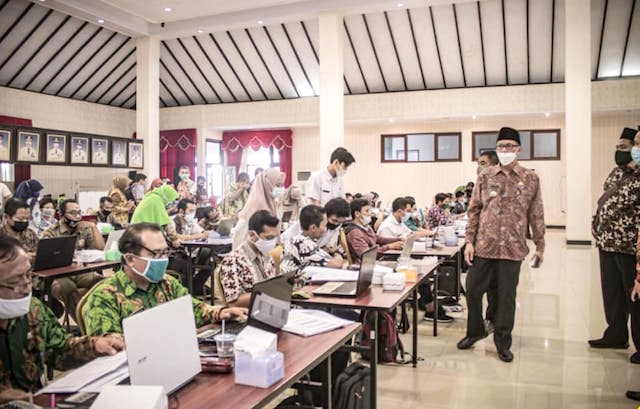 Wabup MB Firjaun Barlaman Pantau Input Data RAPBD Jember TA 2021 di SIPD Selesai Segera 